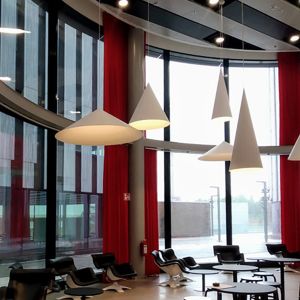 Osio verhokiskot julkisessa tilassa